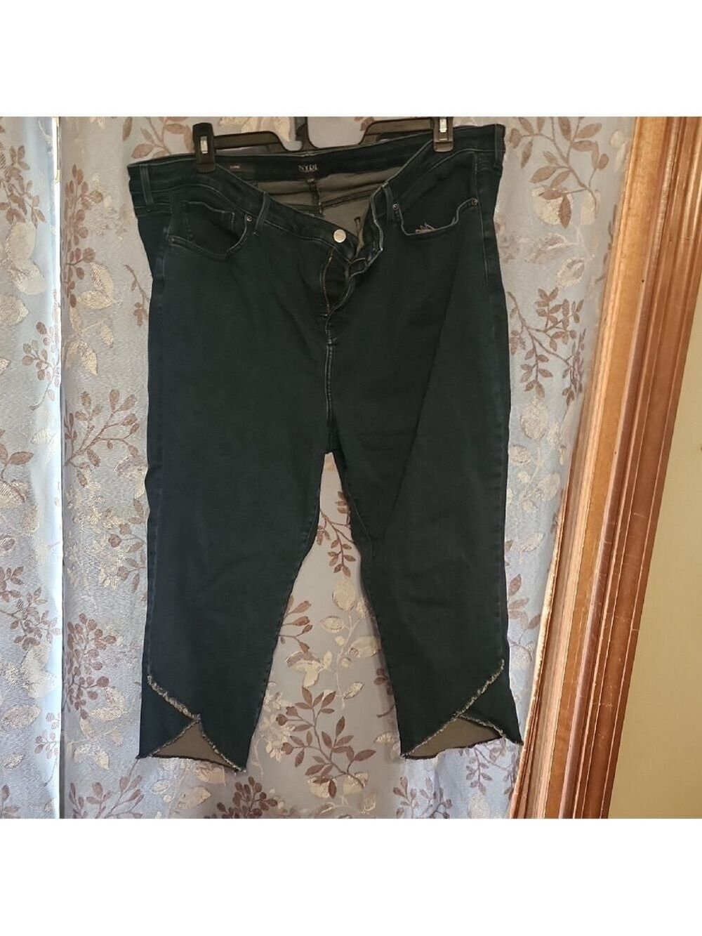 NYDJ Dark Blue Cropped Jeans with tulip hem